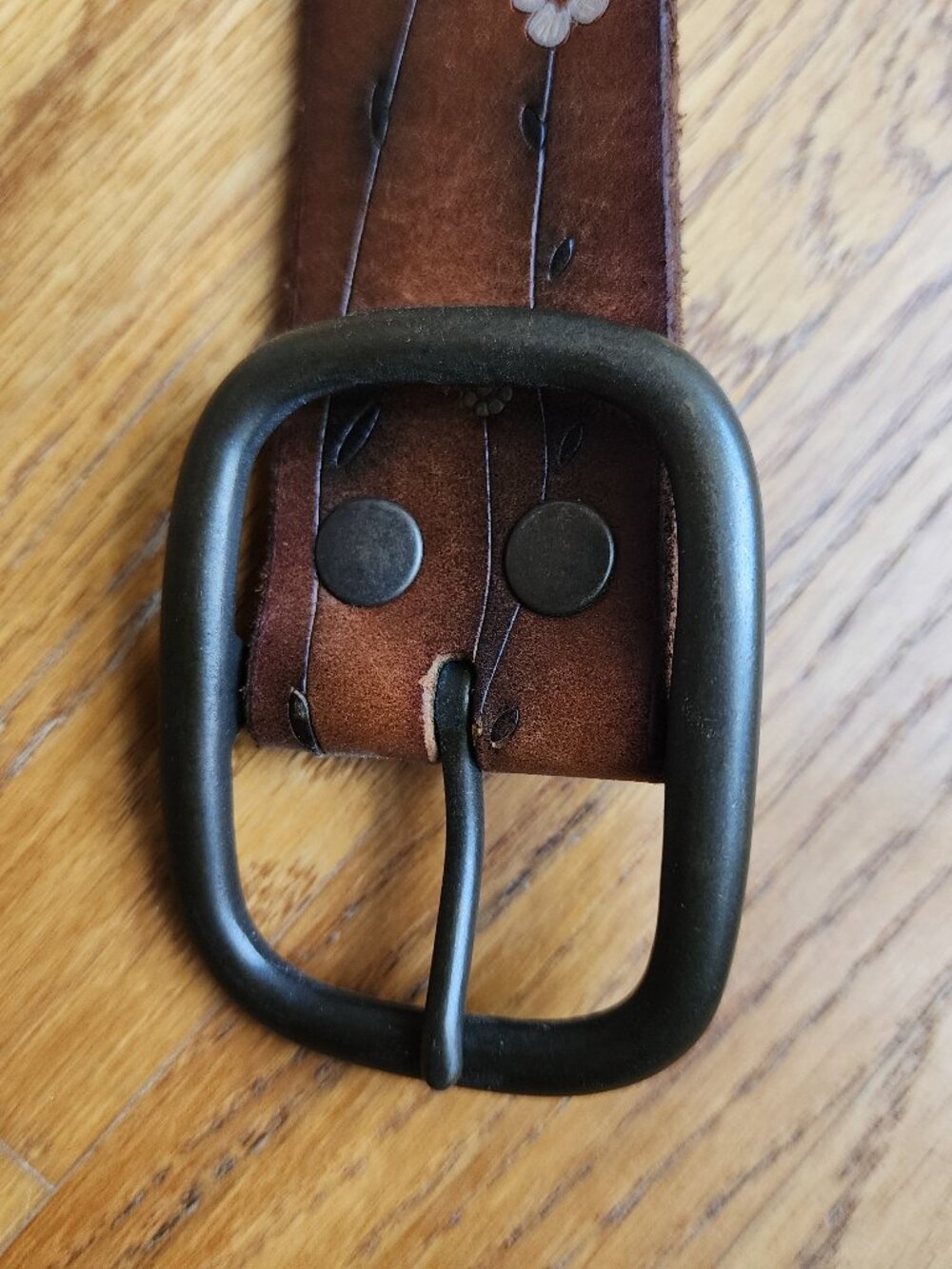 Gap Vintage Y2K Genuine Leather Floral Belt | Floral Vine Detail